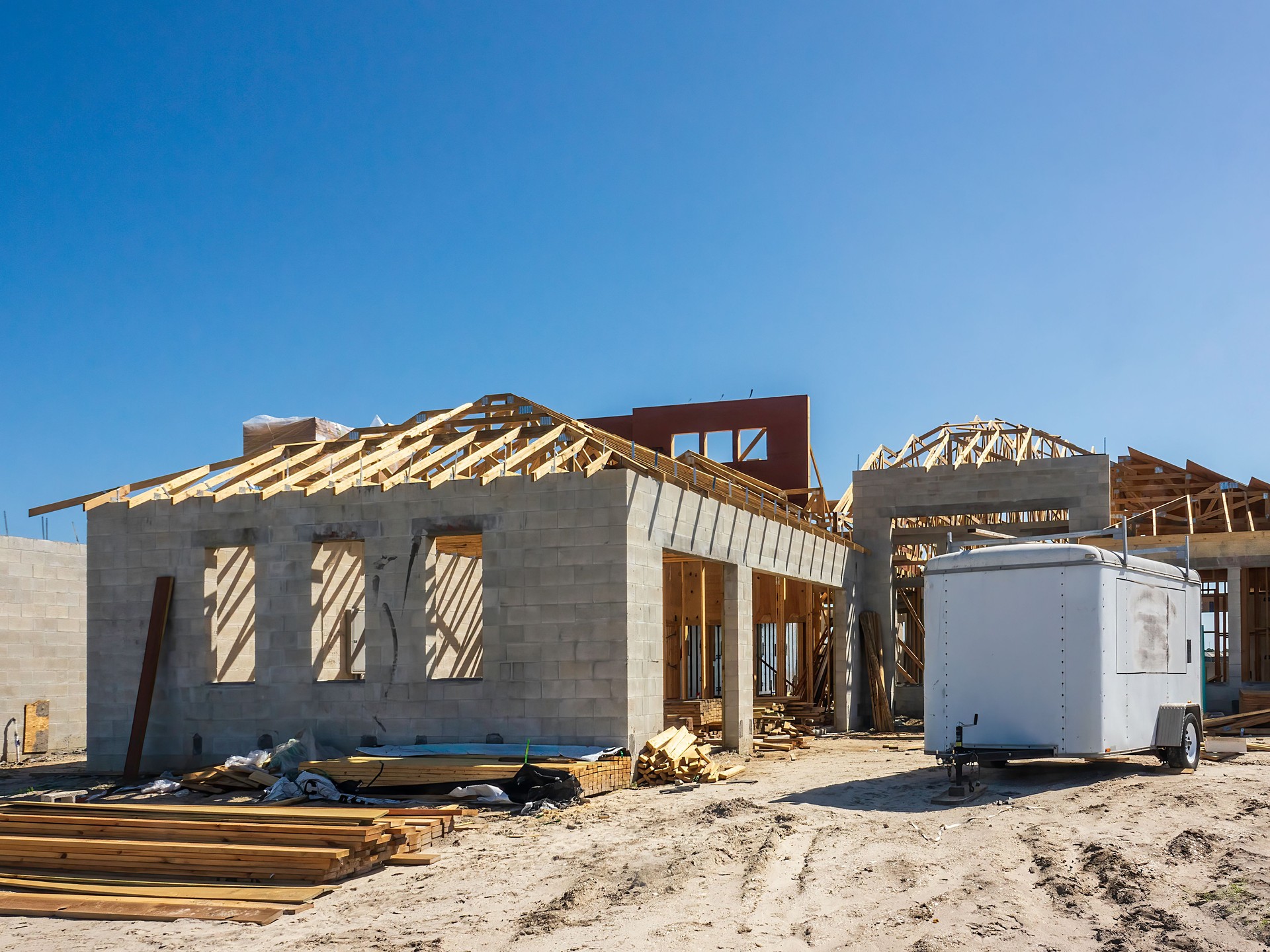 Street view of upscale house construction